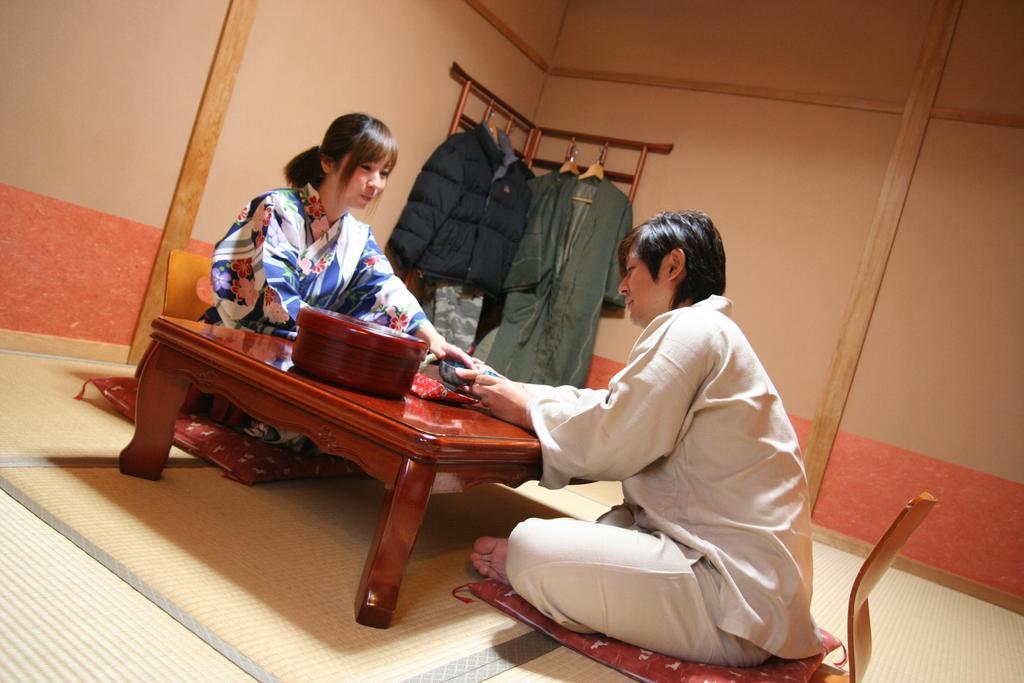 Ban-Ya Hot Spring Inn Yufu Esterno foto