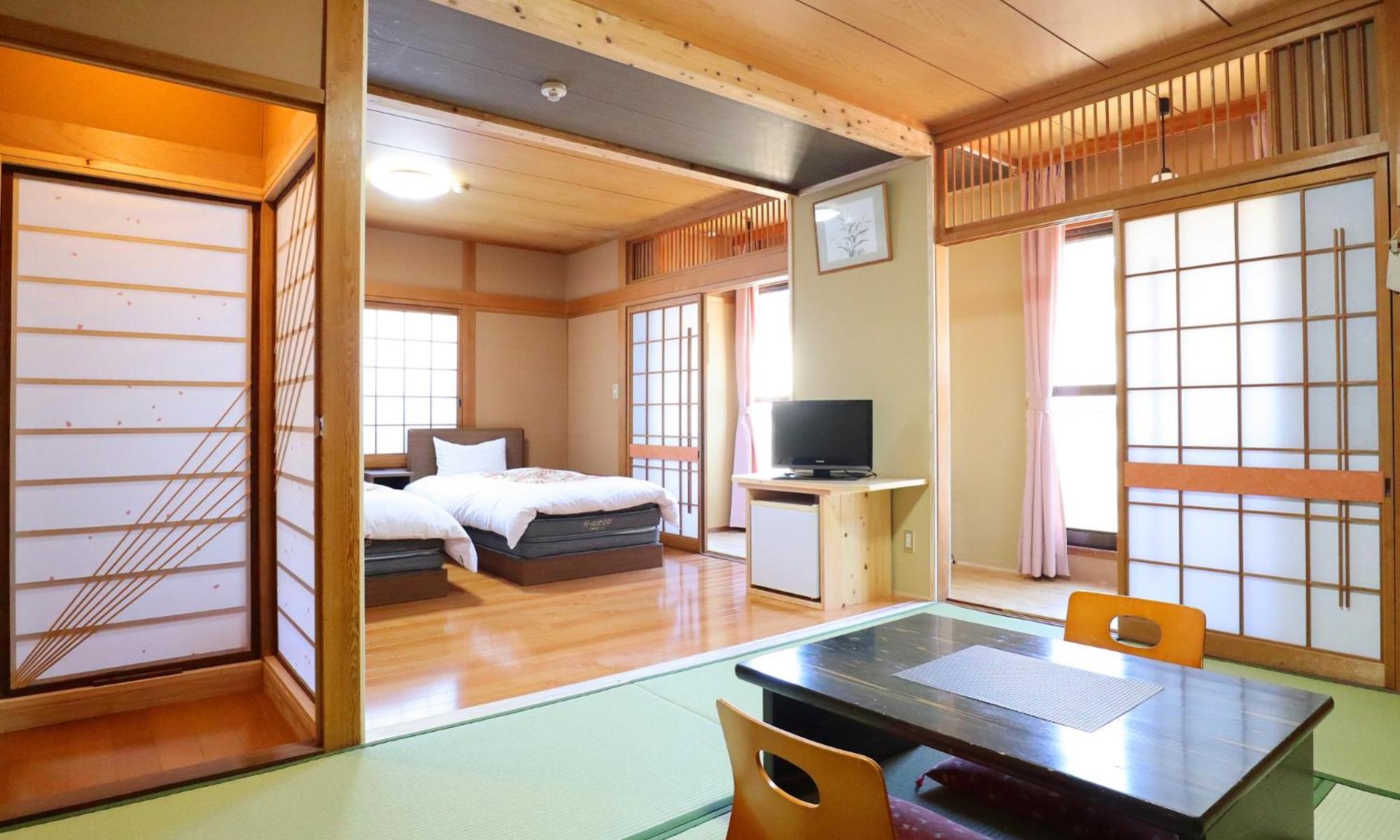 Ban-Ya Hot Spring Inn Yufu Esterno foto