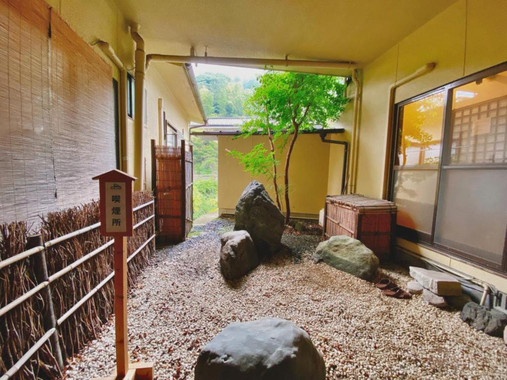 Ban-Ya Hot Spring Inn Yufu Esterno foto