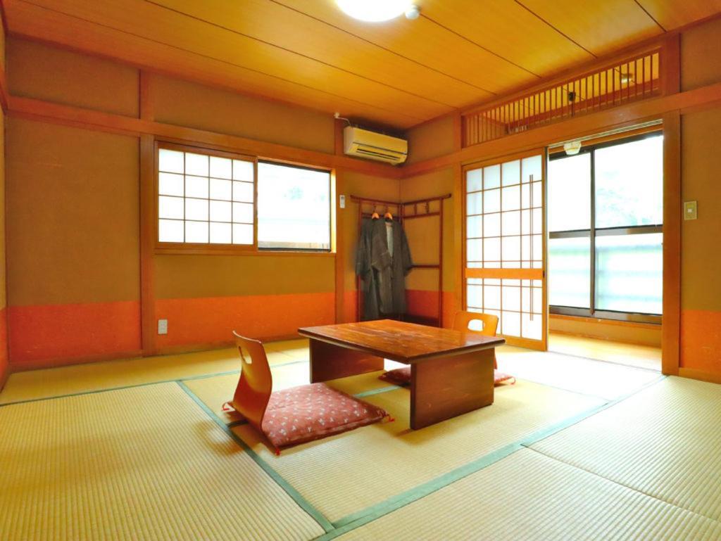 Ban-Ya Hot Spring Inn Yufu Esterno foto