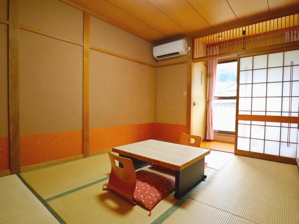 Ban-Ya Hot Spring Inn Yufu Esterno foto