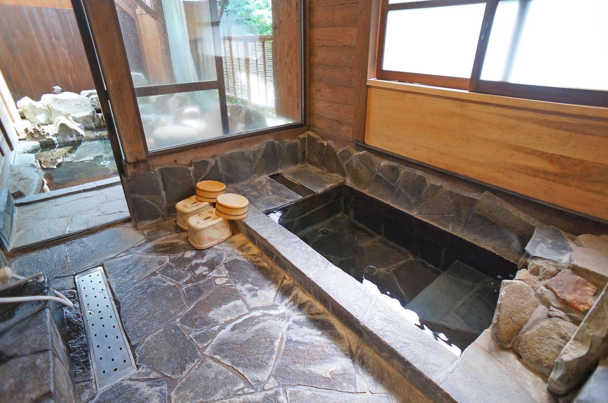 Ban-Ya Hot Spring Inn Yufu Esterno foto