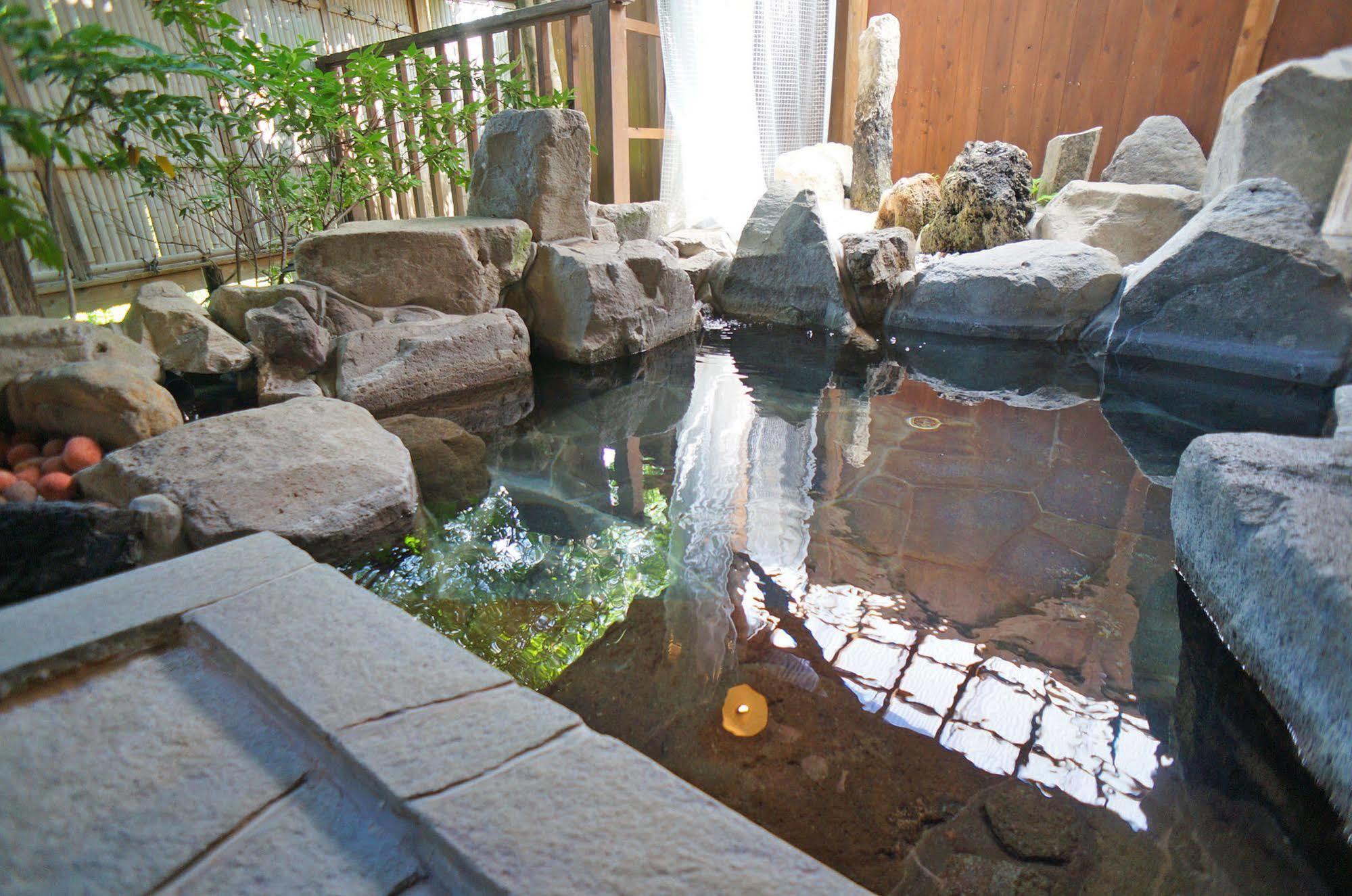 Ban-Ya Hot Spring Inn Yufu Esterno foto