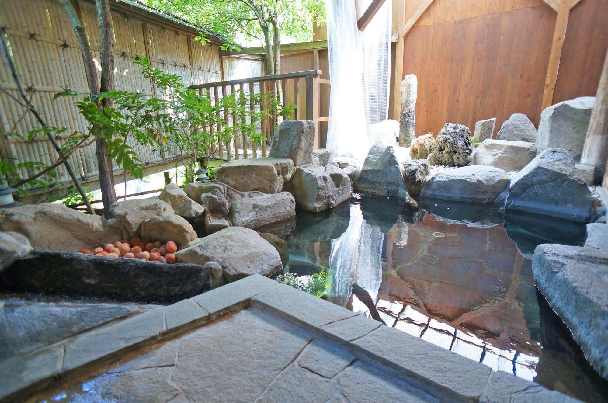 Ban-Ya Hot Spring Inn Yufu Esterno foto